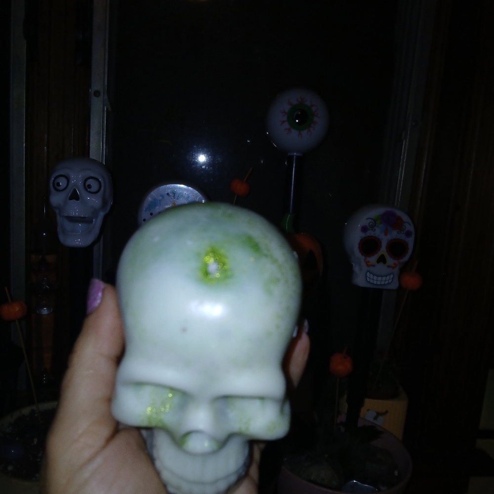 Green Glitter Skull Candle - Picture 2 of 6